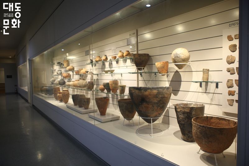 파일:국립광주박물관-토기-대동문화재단 보유사진.jpg