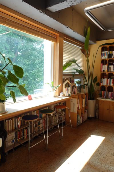 파일:책과생활-내부 창가.JPG