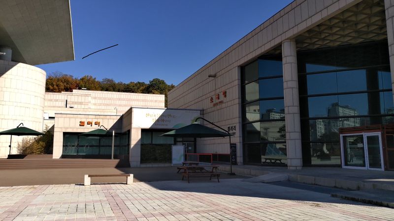 파일:광주문화예술회관 갤러리와 소극장.jpg