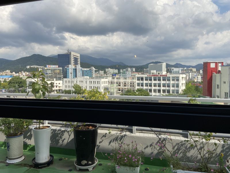 파일:베토벤음악감상실 도청과무등산.jpeg