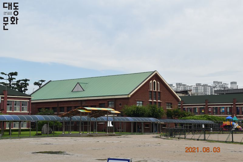 파일:광주서석초등학교-건물 외관1-대동문화재단 보유사진.jpg