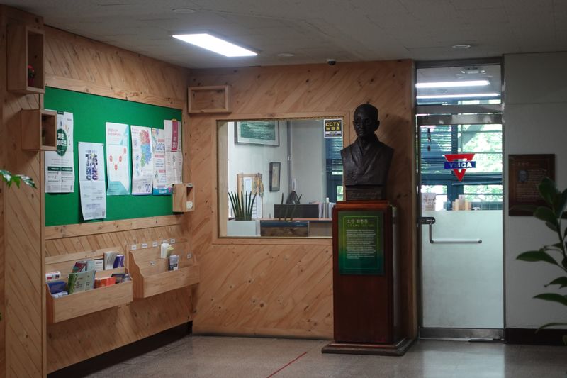 파일:광주 YMCA-현관.JPG