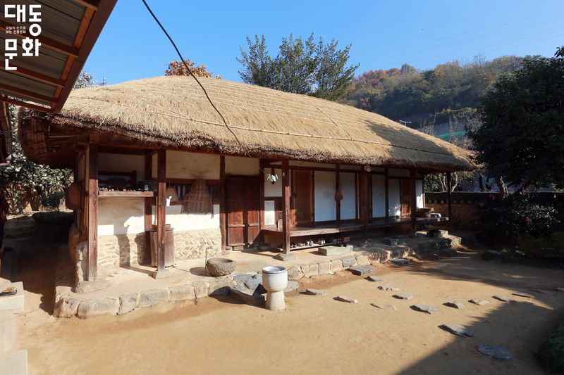 파일:오지호-오지호가-대동문화재단 보유사진.jpg