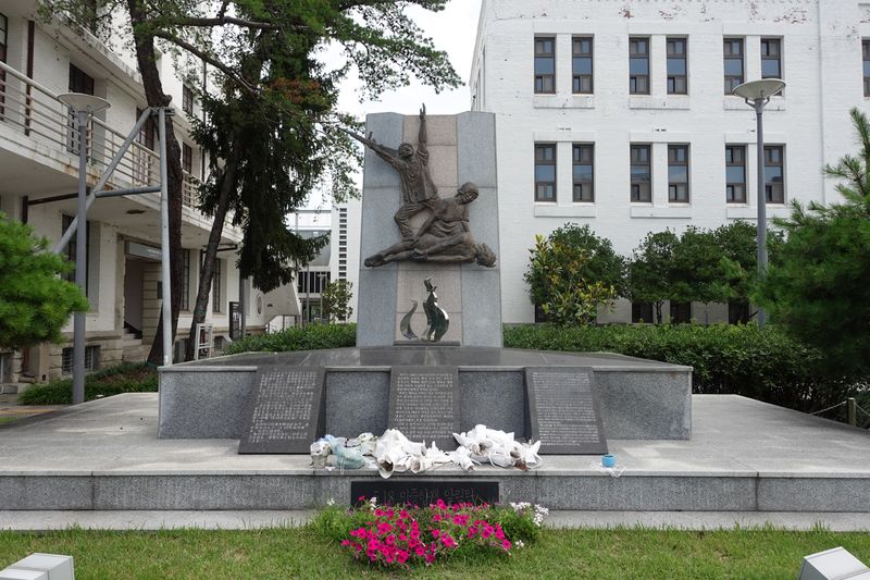 파일:5.18민주광장-민중항쟁 알림탑.JPG