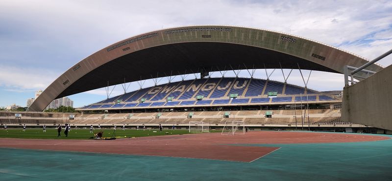 파일:월드컵경기장 운동장2.jpg