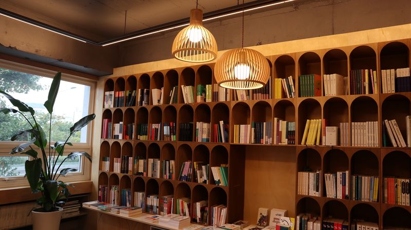 파일:책과생활 서가.jpeg